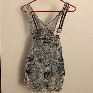 Jean distressed overalls